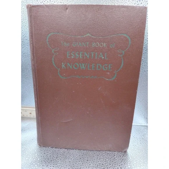 The Giant Book of Essential Knowledge The Practical‎ self educator